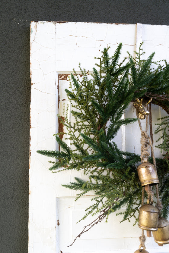 Large Rustic Bell Cascade