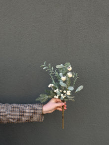  18" Winter Berry Pick