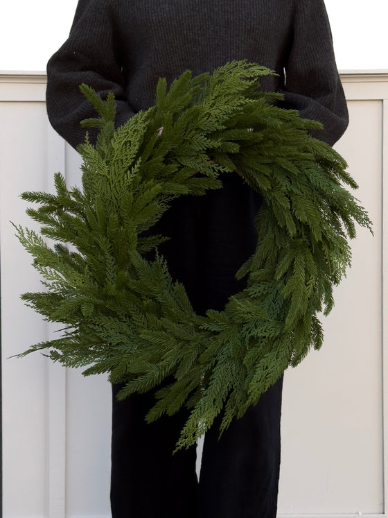 28" Fresh Touch Spruce & Cedar Wreath